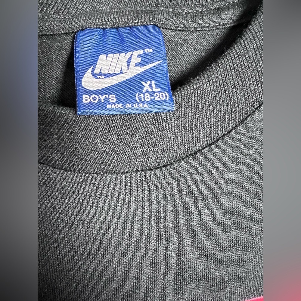 Vintage Nike Boys XL 18-20 Sleeveless TShirt Black Red Gray Logo Made in USA - Picture 2 of 4